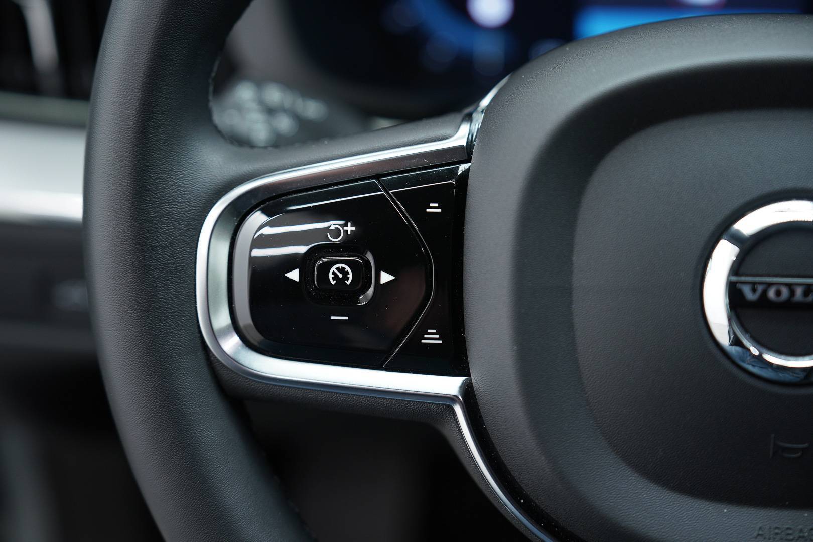 VOLVO XC60 - Foto 12