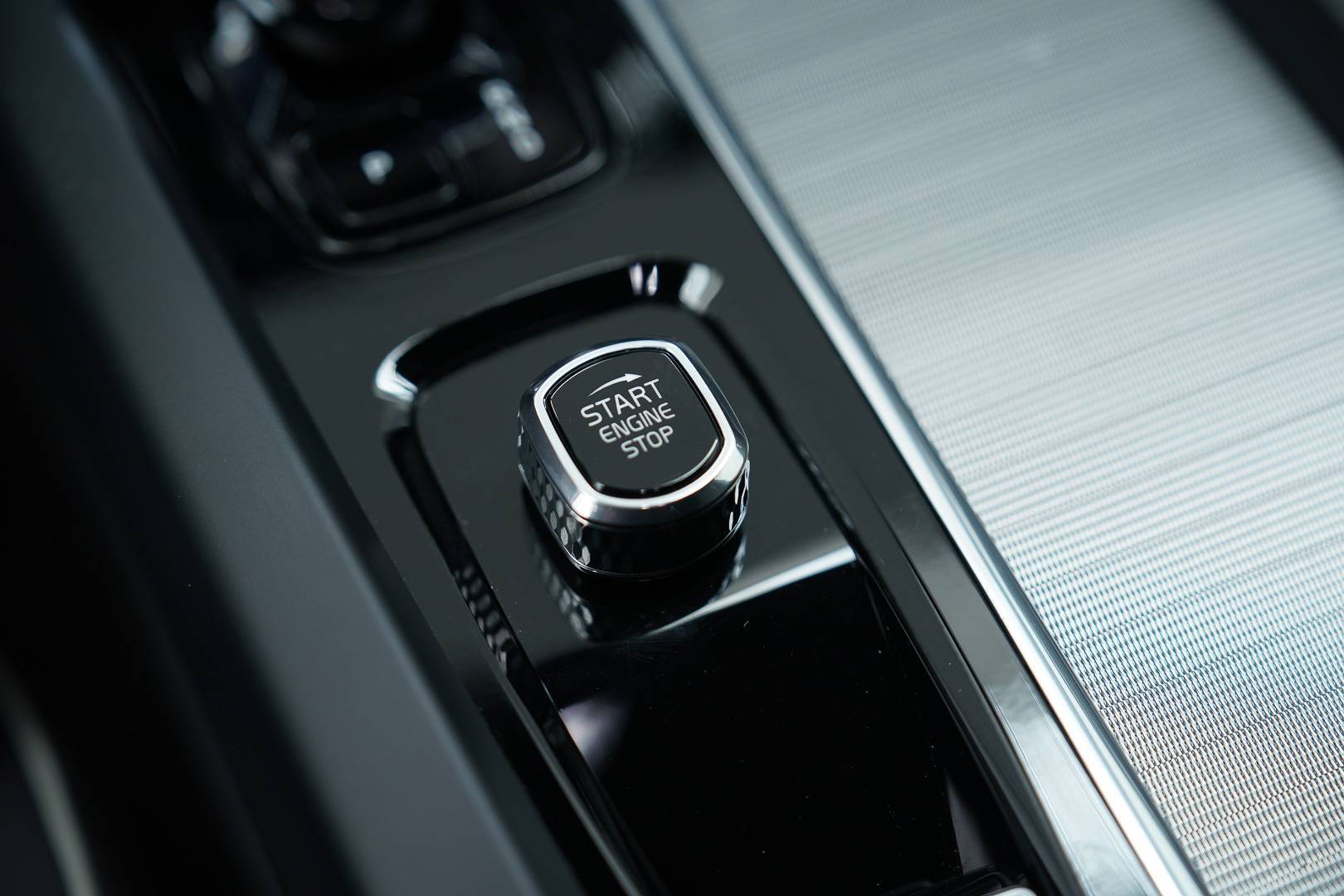 VOLVO XC60 - Foto 18