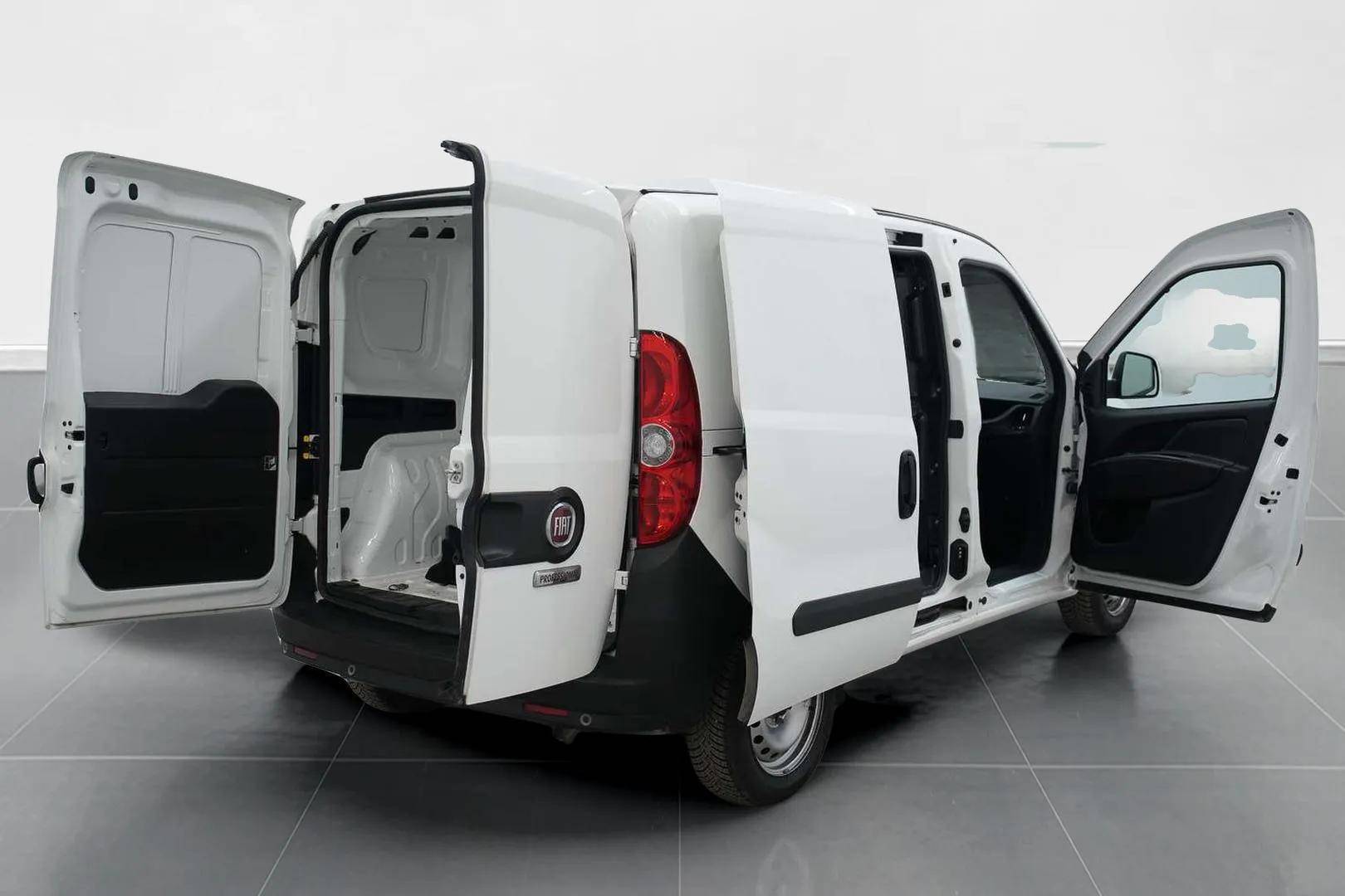 FIAT Doblo Cargo - Foto 10