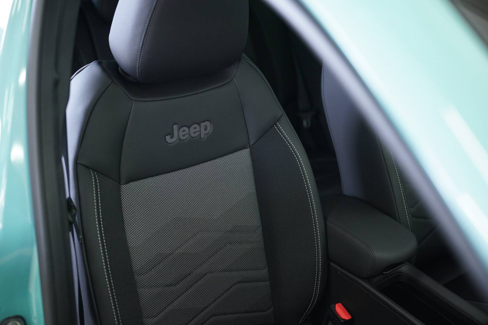 JEEP Avenger - Foto 24