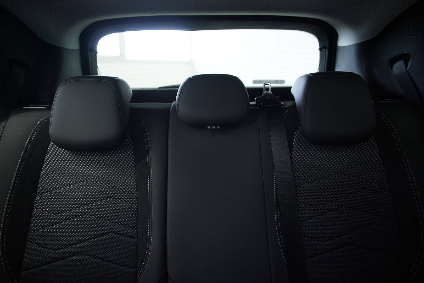 JEEP Avenger - Foto 25