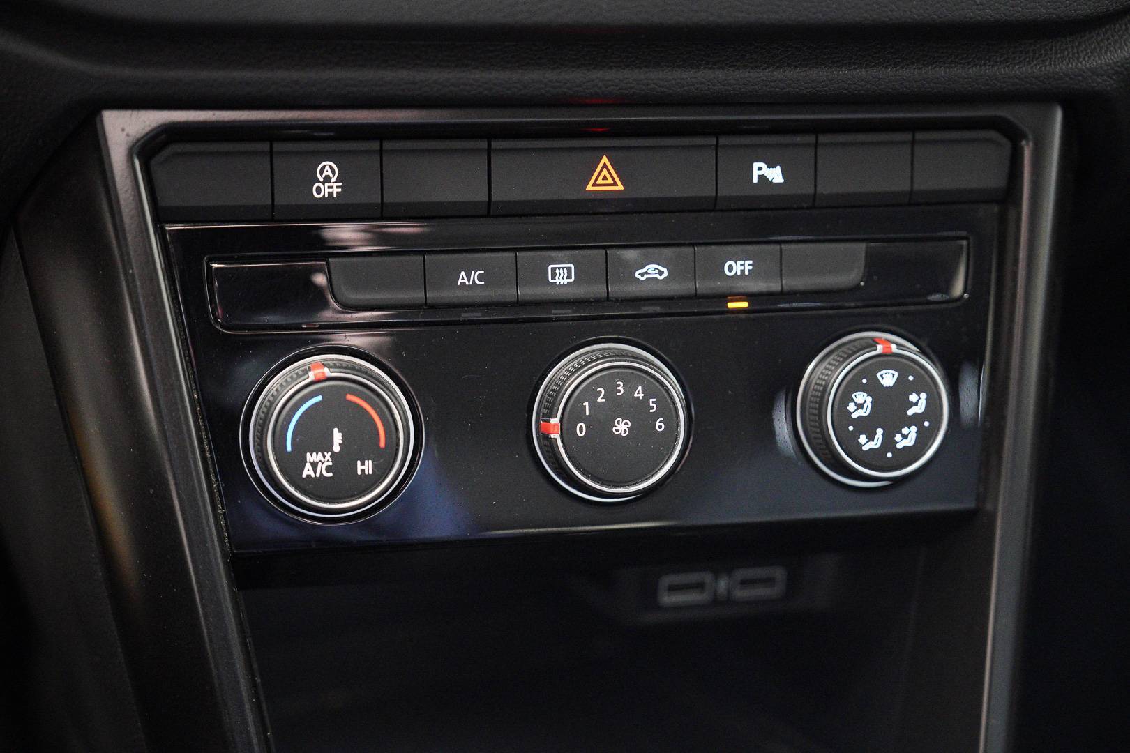 VOLKSWAGEN T-Roc - Foto 16