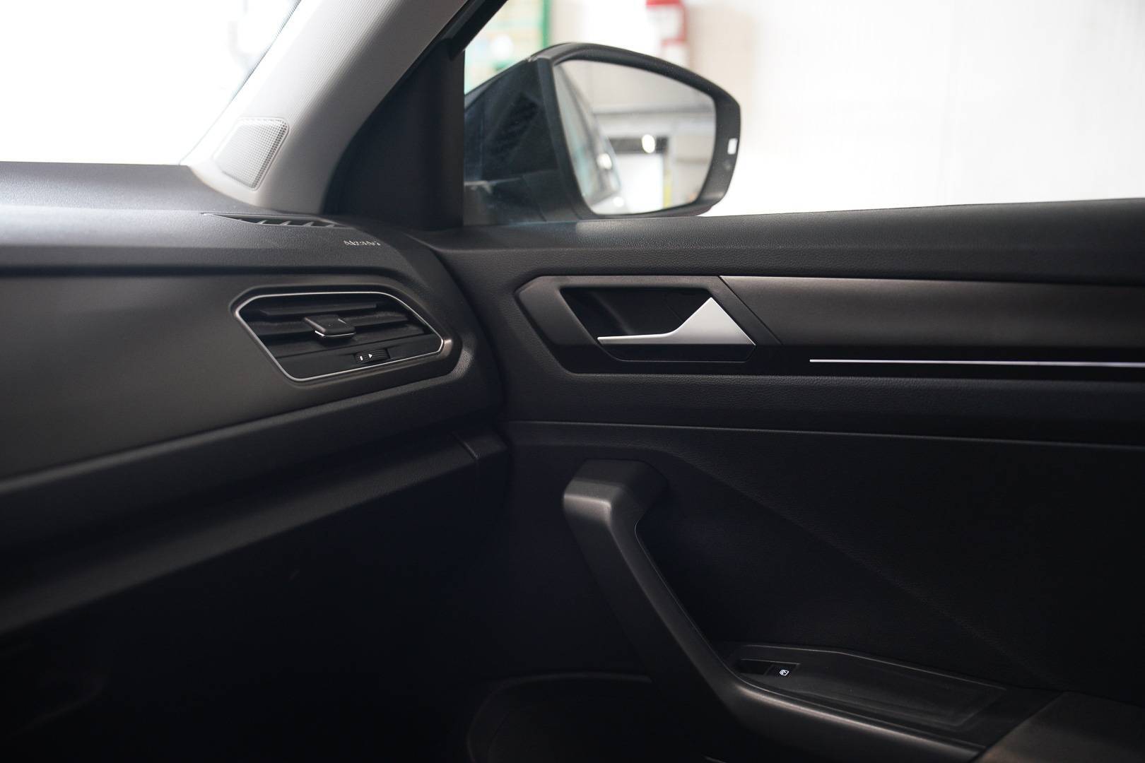 VOLKSWAGEN T-Roc - Foto 19