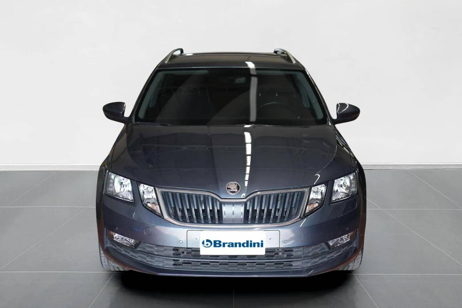 SKODA Octavia - Foto 2