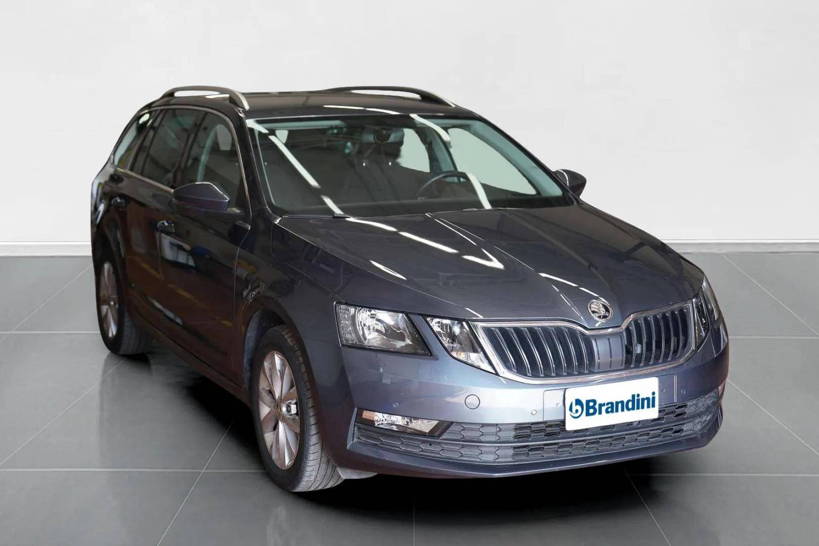 SKODA Octavia - Foto 3