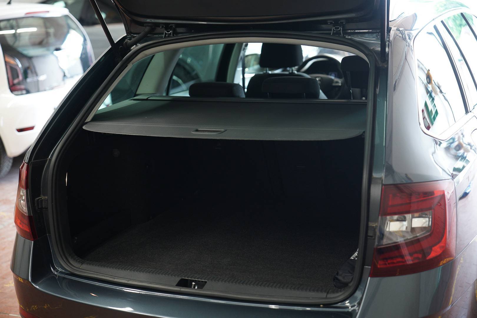 SKODA Octavia - Foto 8
