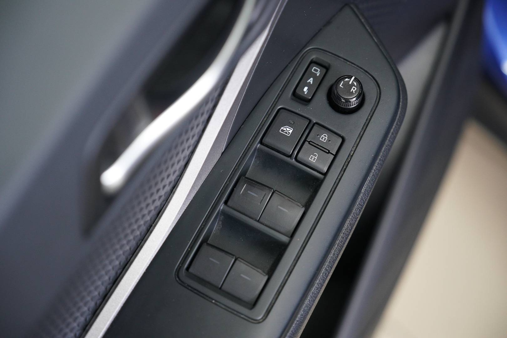 TOYOTA C-HR - Foto 10