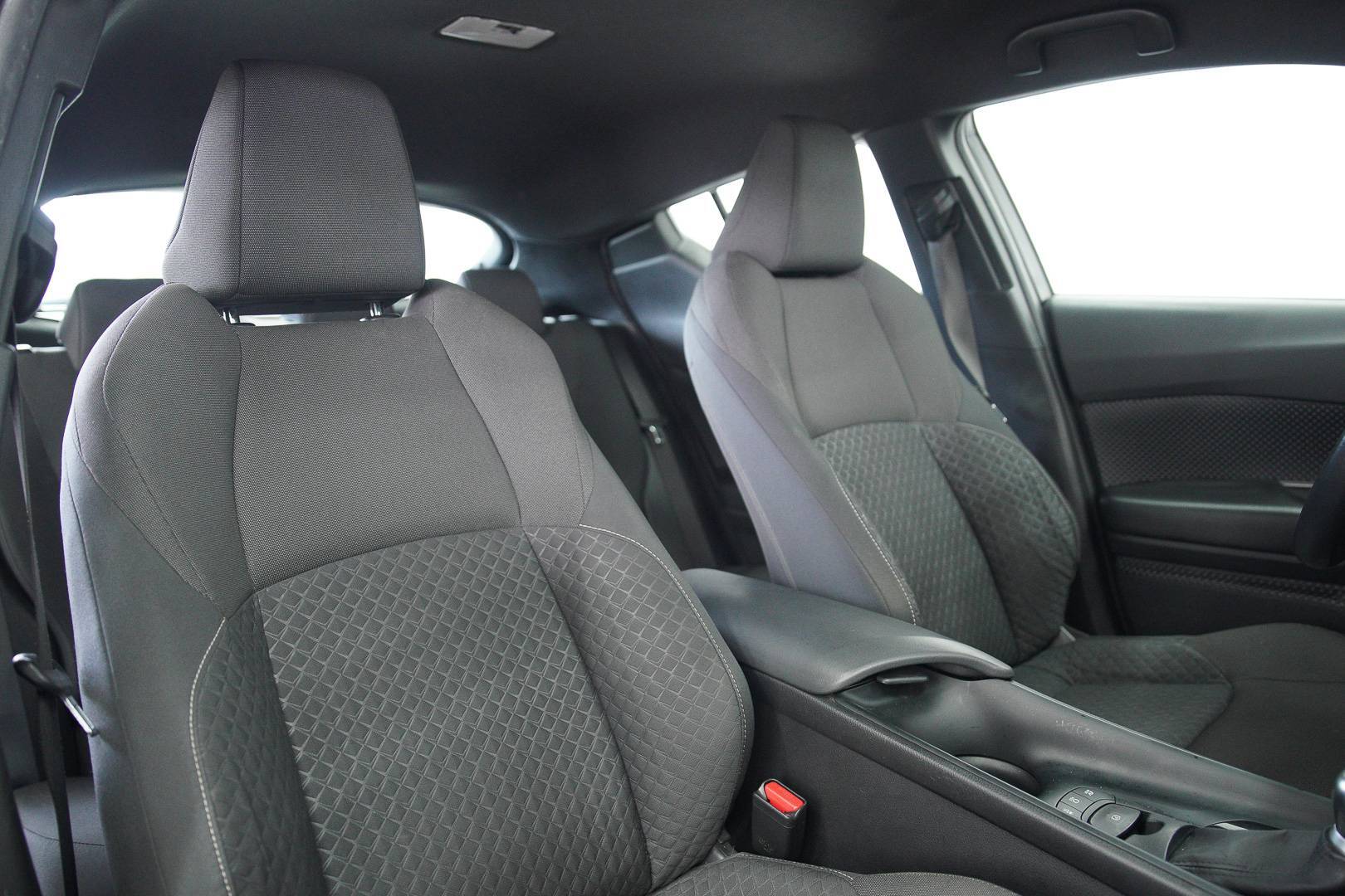 TOYOTA C-HR - Foto 22