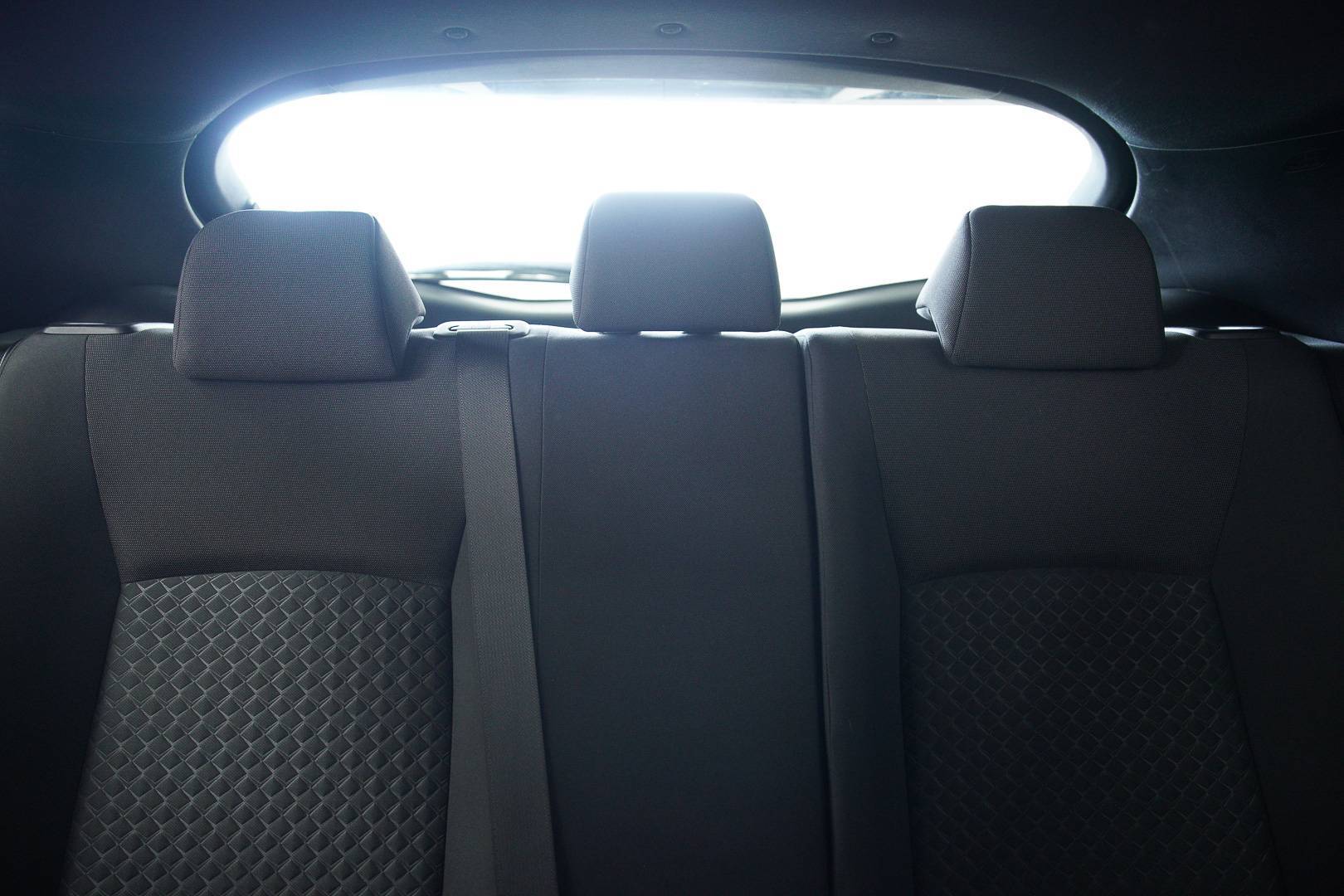 TOYOTA C-HR - Foto 24