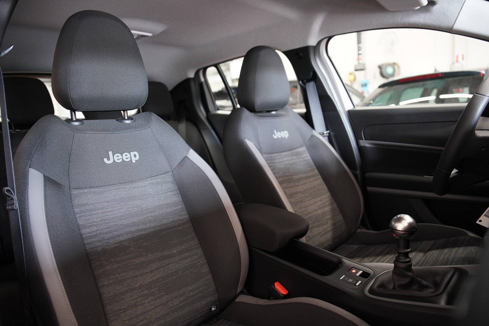 JEEP Avenger - Foto 20