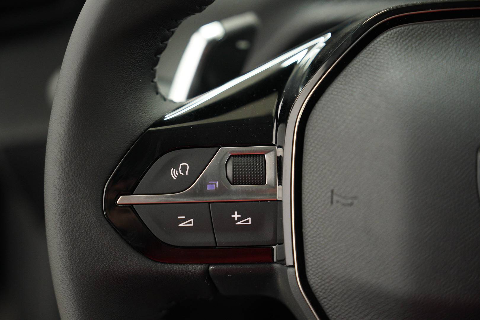 PEUGEOT 208 - Foto 12
