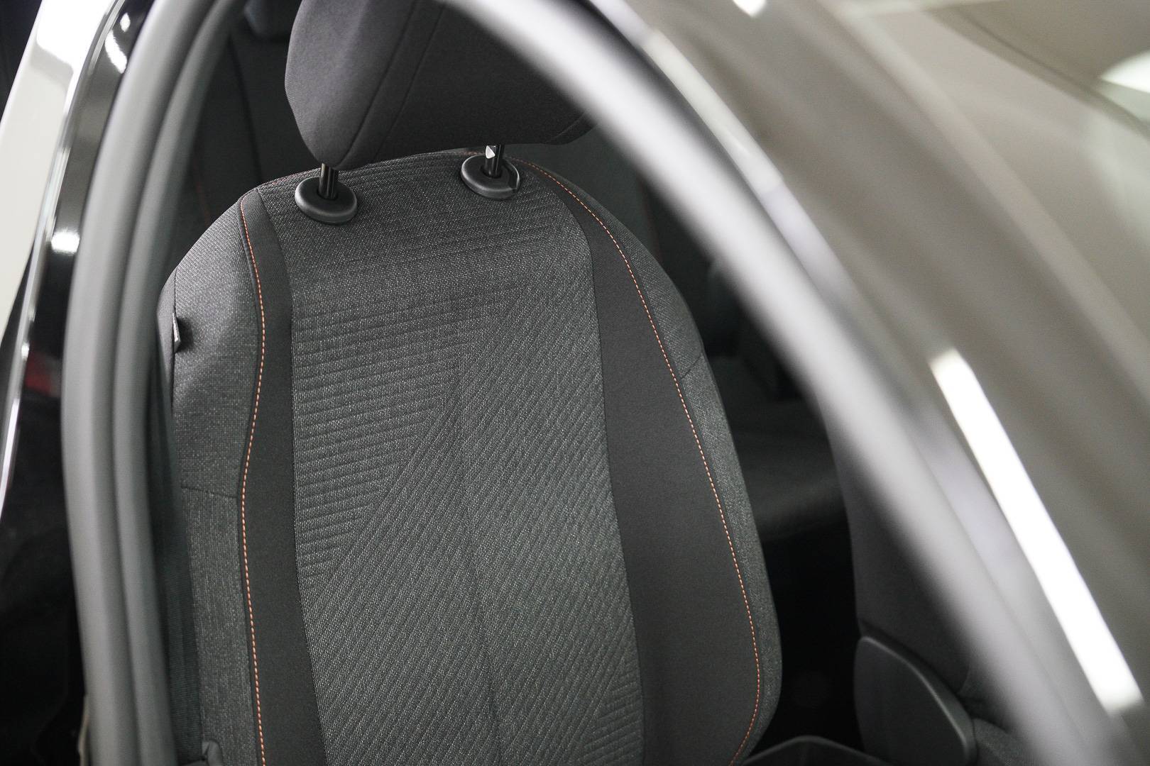 PEUGEOT 208 - Foto 23