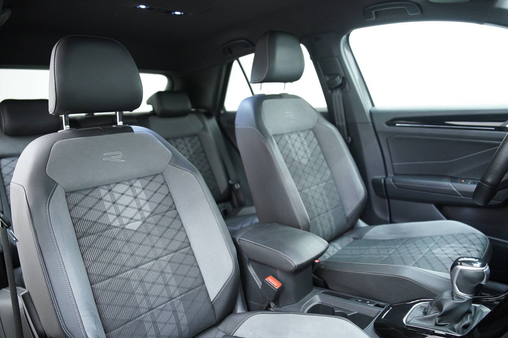 VOLKSWAGEN T-Roc - Foto 21