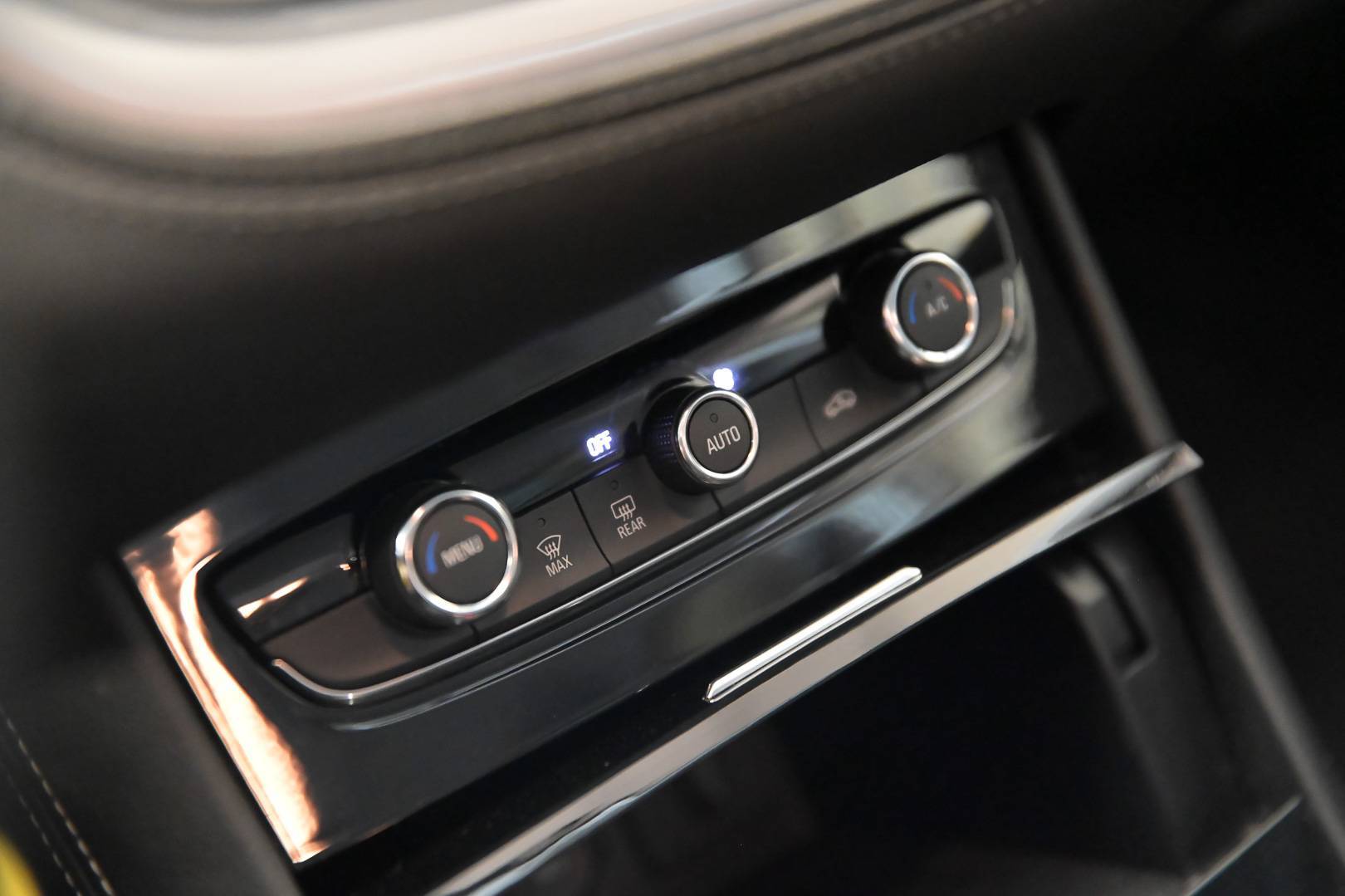OPEL Grandland X - Foto 23