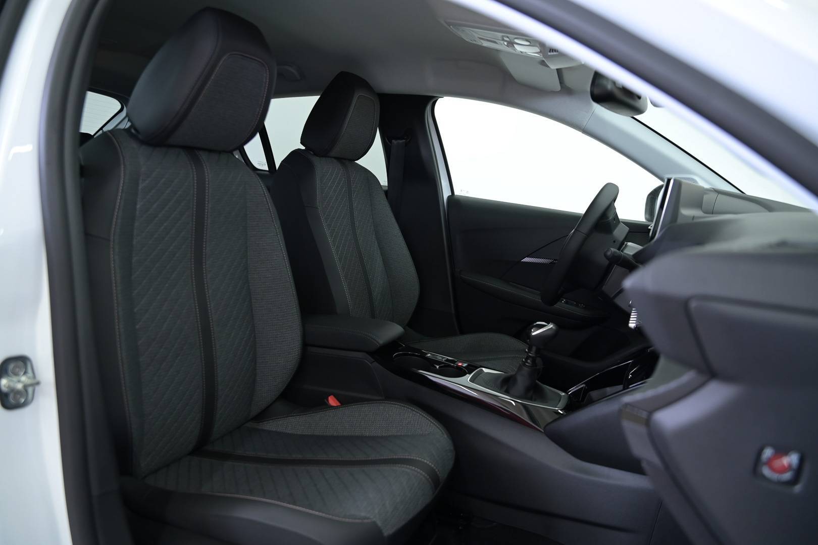PEUGEOT 208 - Foto 30