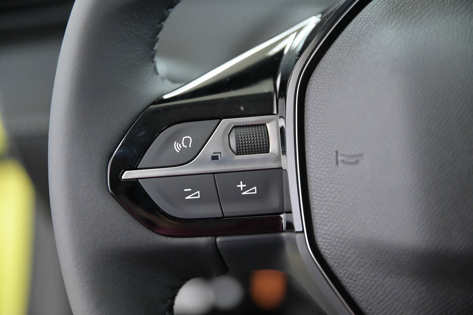 PEUGEOT 208 - Foto 15