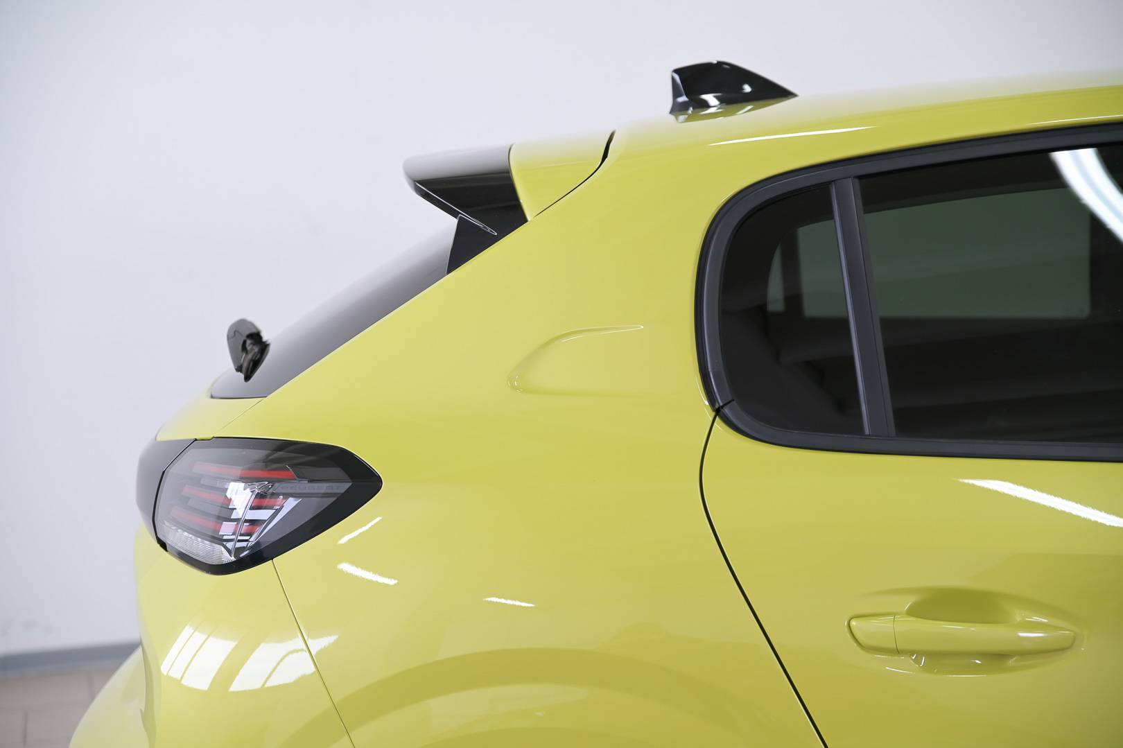 PEUGEOT 208 - Foto 6