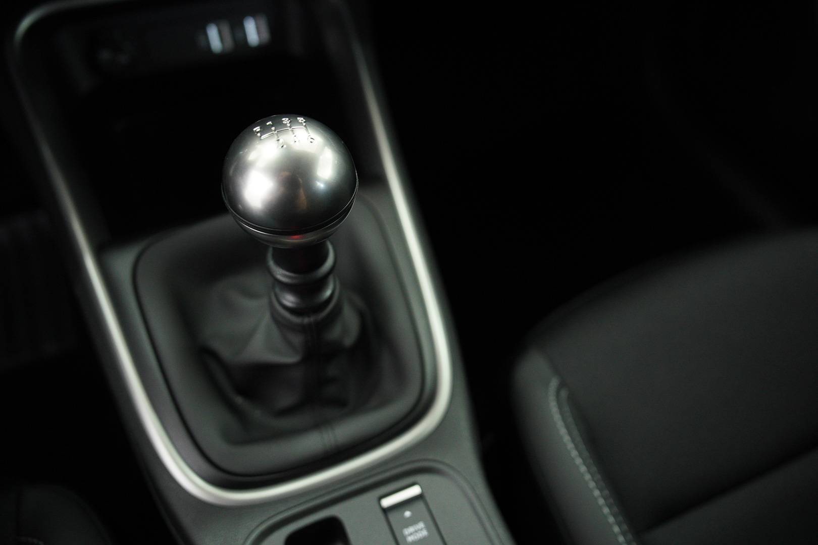JEEP Avenger - Foto 18