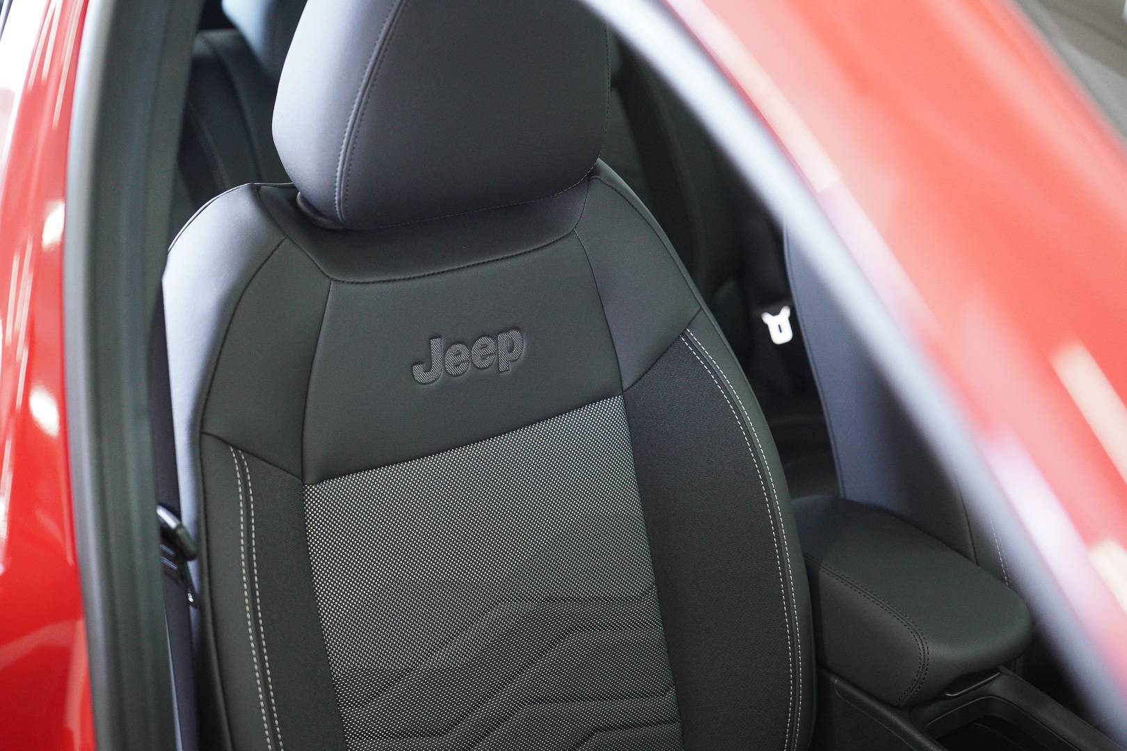 JEEP Avenger - Foto 22