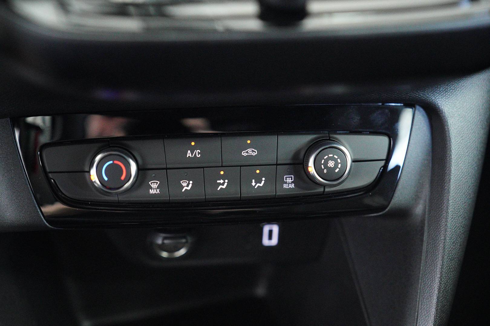 OPEL Corsa - Foto 17