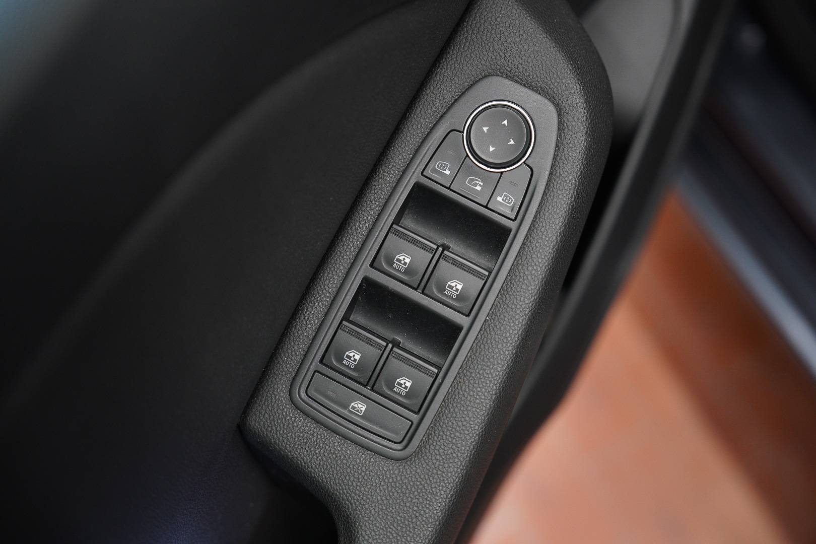 RENAULT Clio - Foto 9