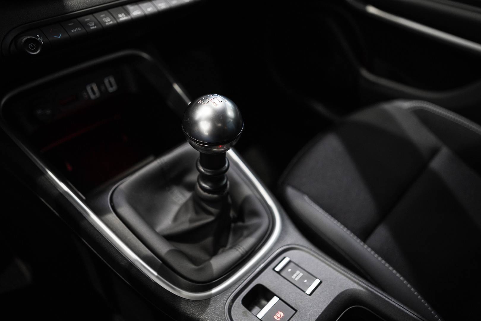 JEEP Avenger - Foto 18