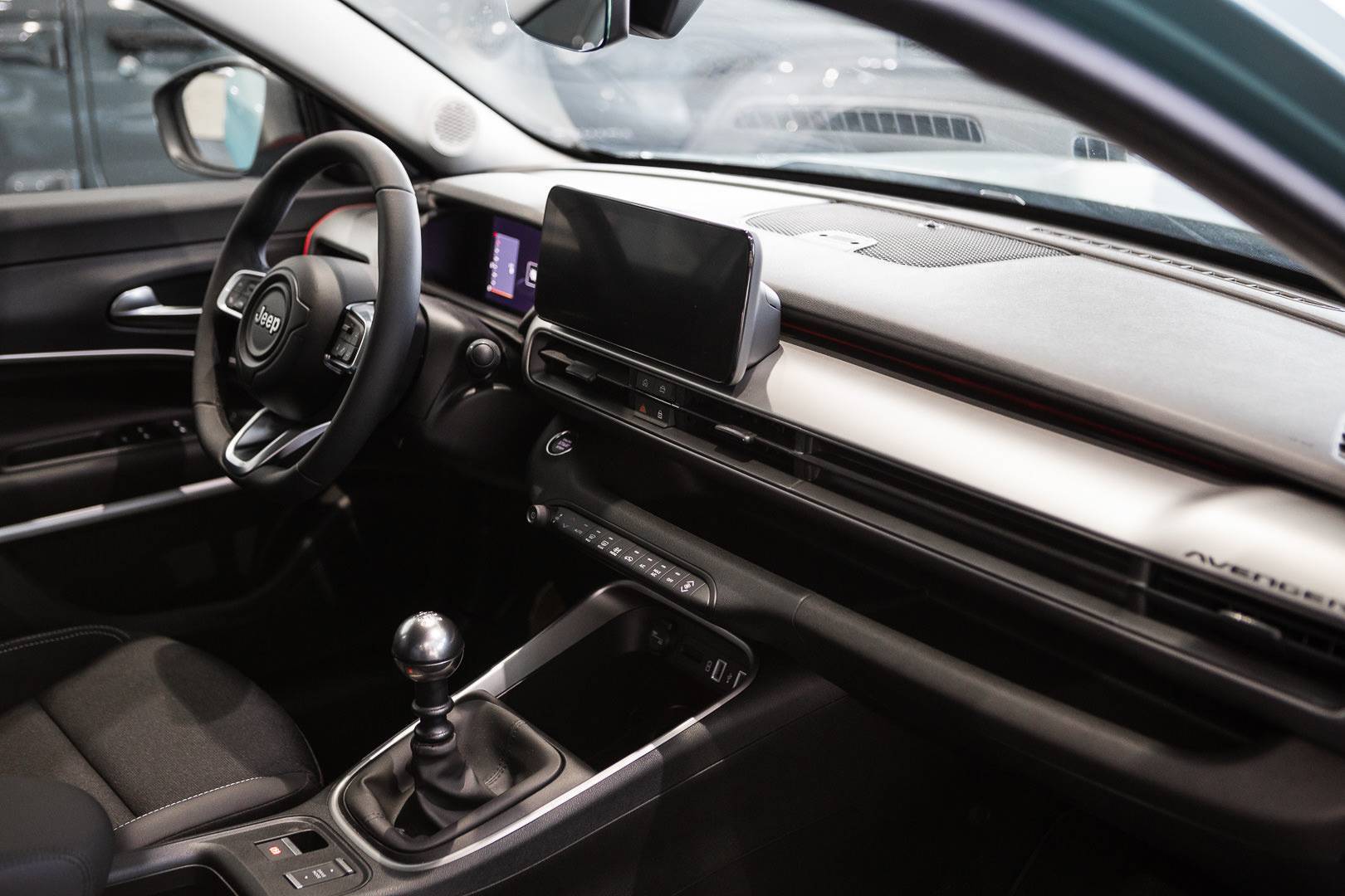 JEEP Avenger - Foto 27