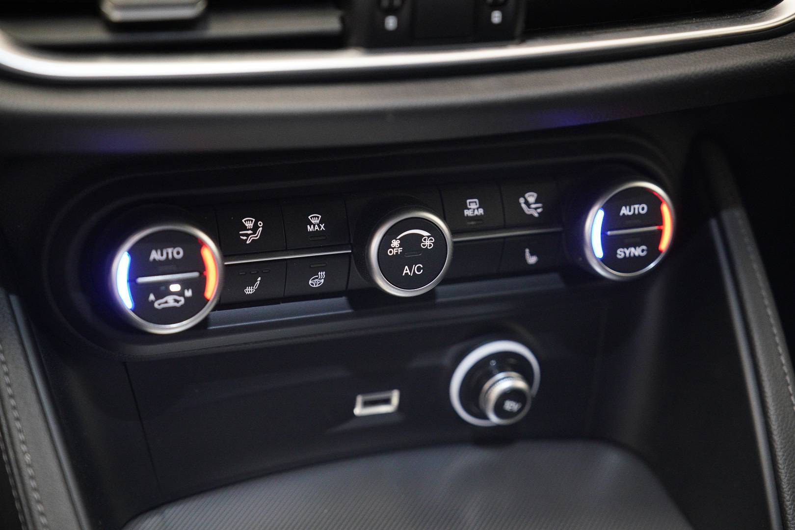 ALFA ROMEO Stelvio - Foto 26