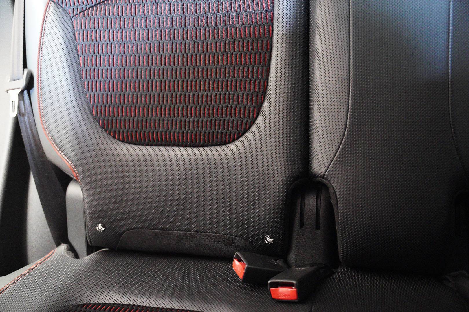 RENAULT Captur - Foto 23