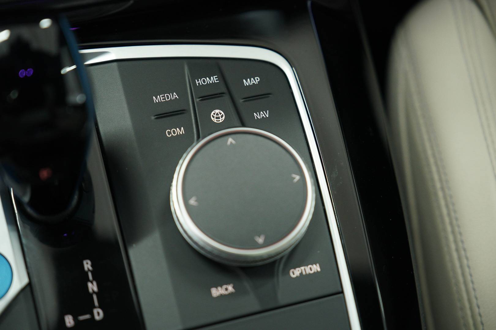 BMW iX3 - Foto 21