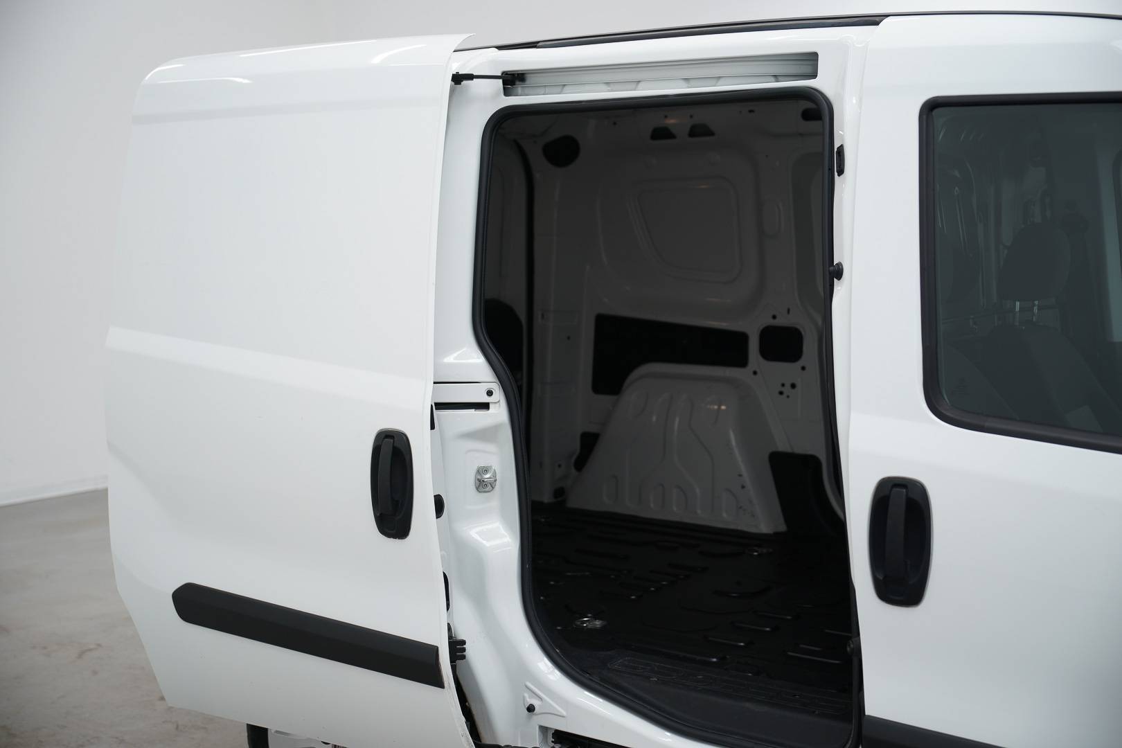 FIAT Doblo Cargo - Foto 6