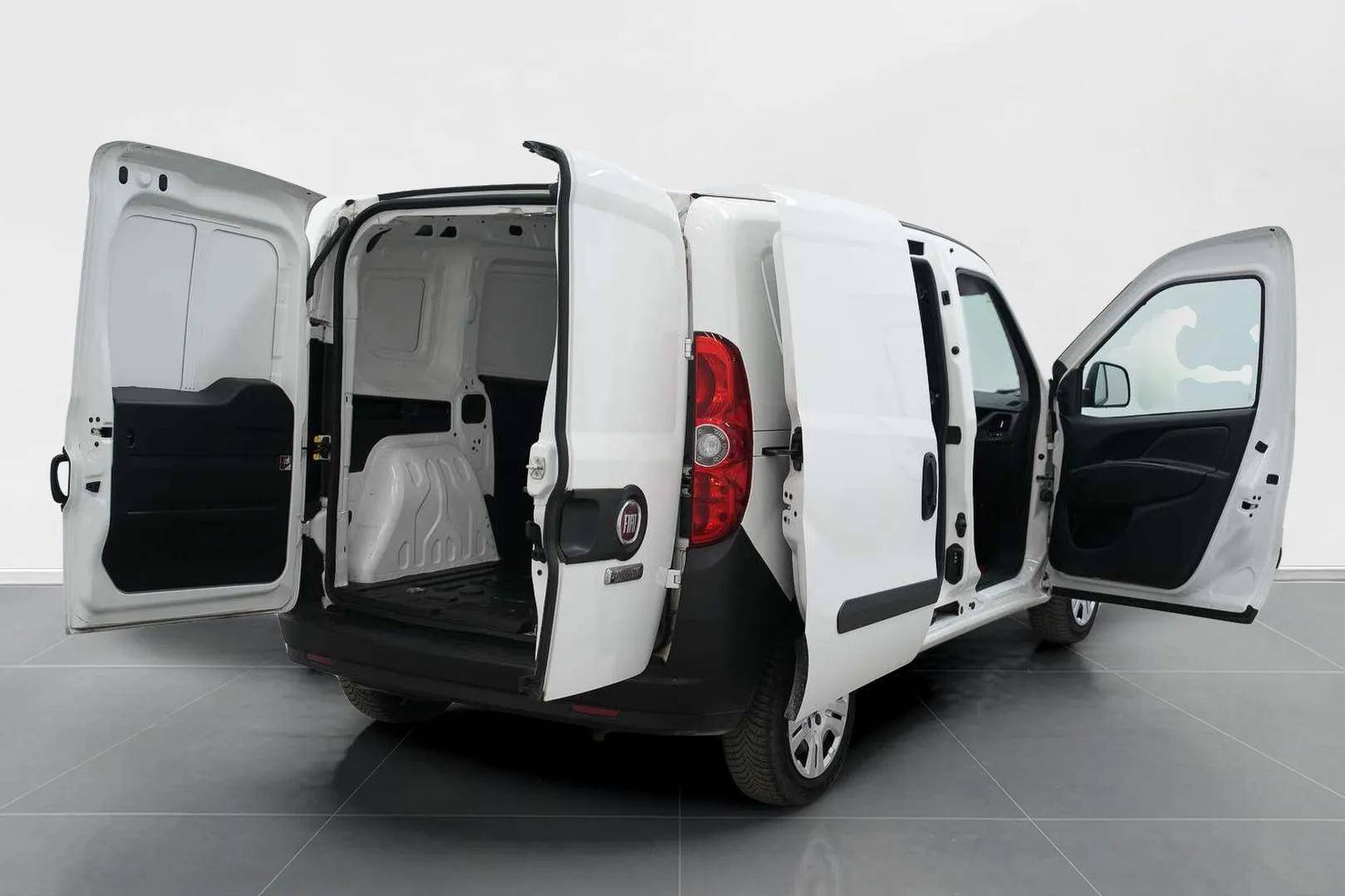 FIAT Doblo Cargo - Foto 10