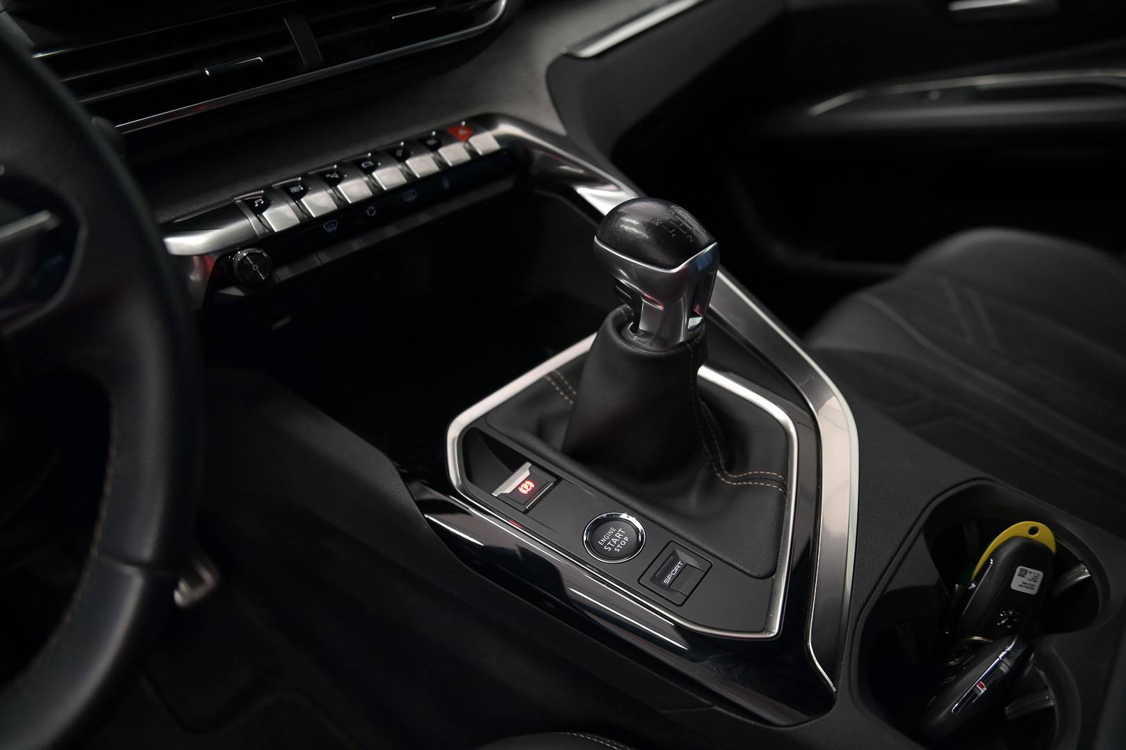 PEUGEOT 3008 - Foto 14