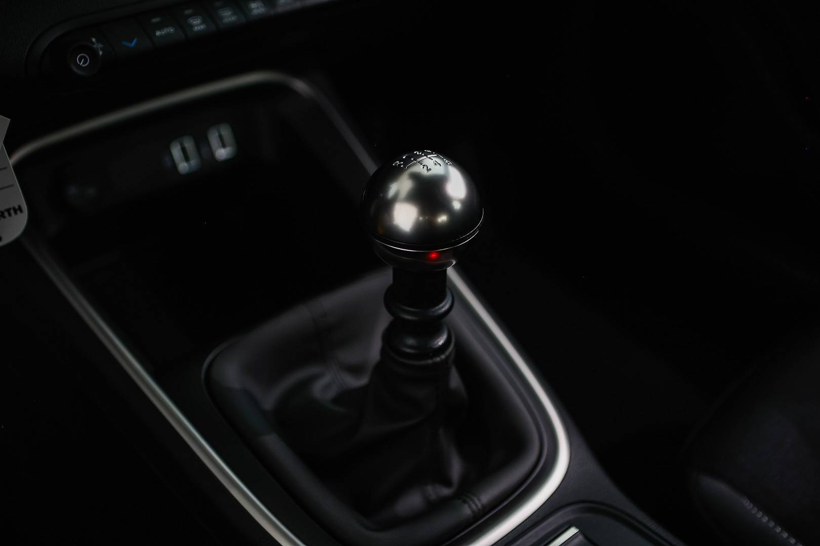 JEEP Avenger - Foto 18