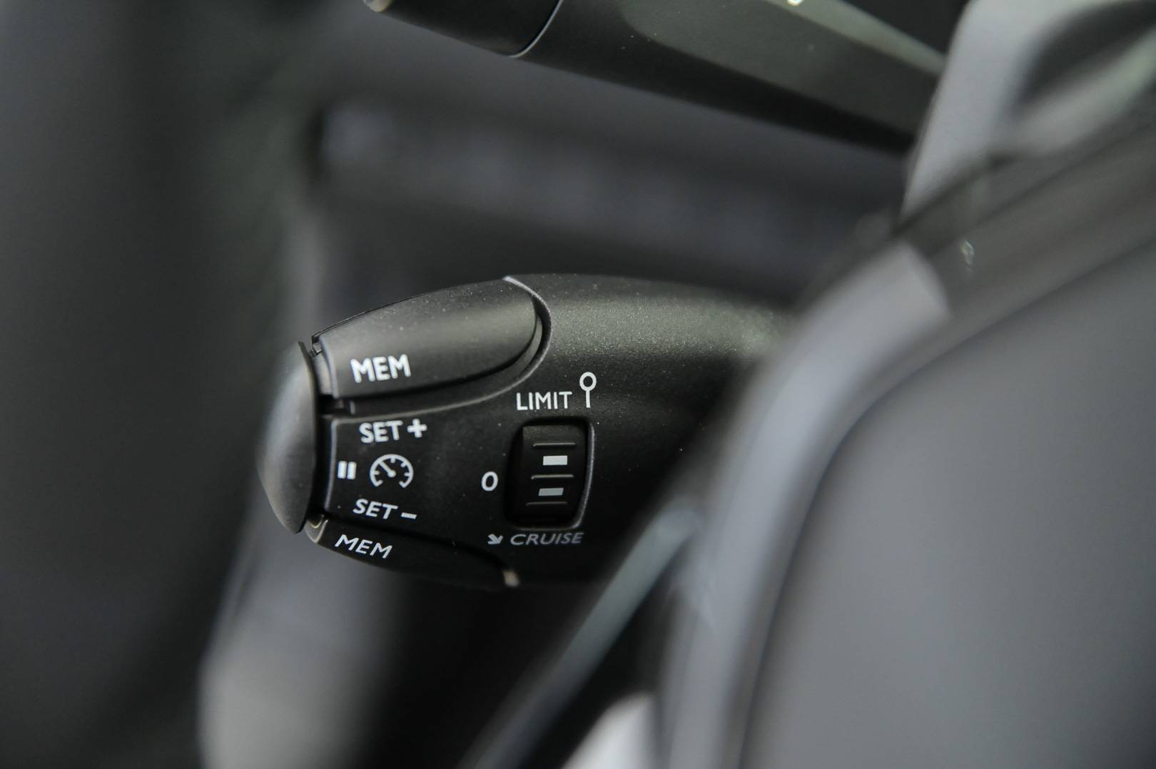 PEUGEOT 2008 - Foto 19