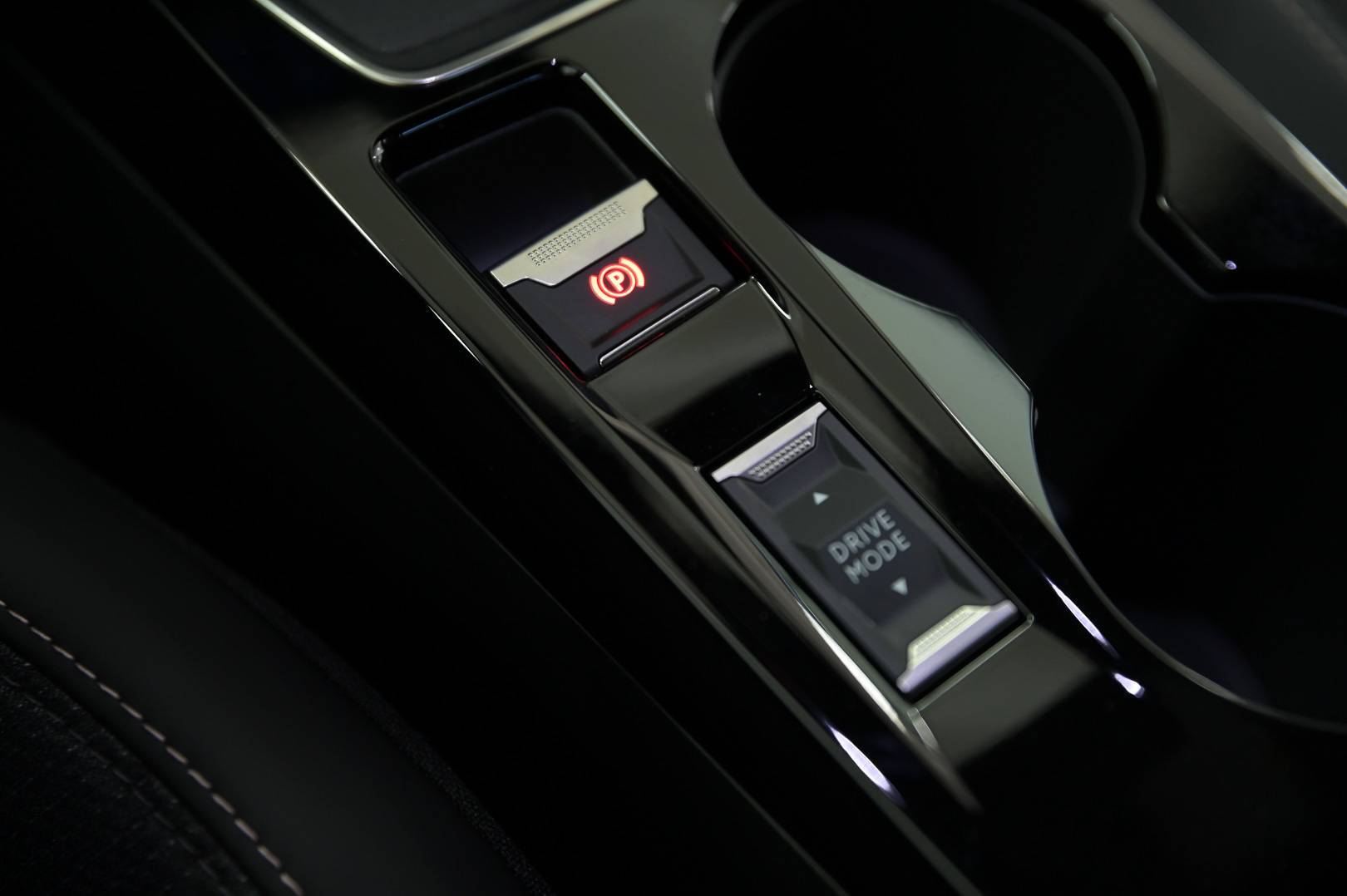 PEUGEOT 2008 - Foto 24