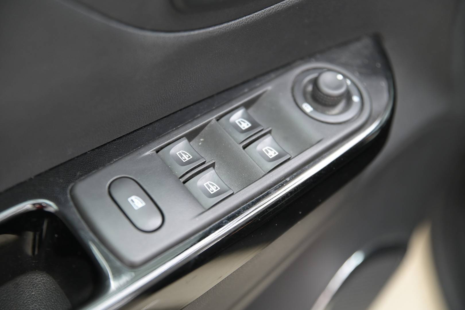 RENAULT Captur - Foto 13