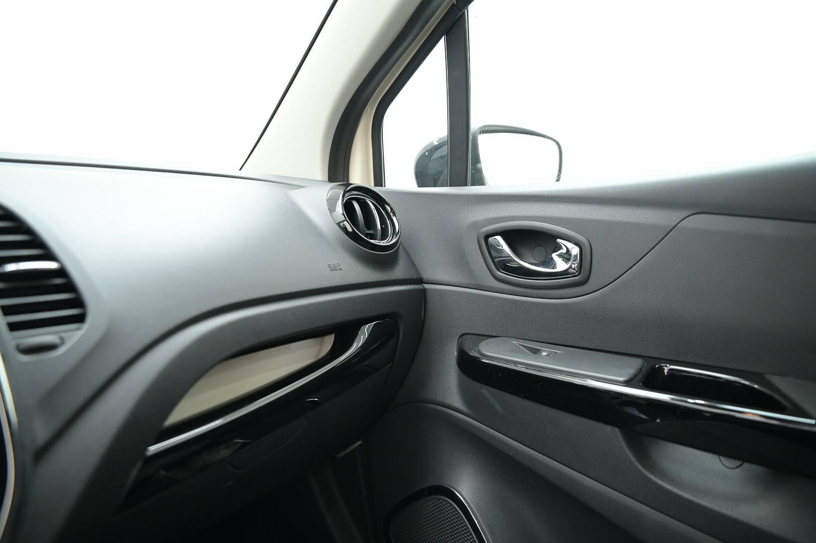 RENAULT Captur - Foto 16