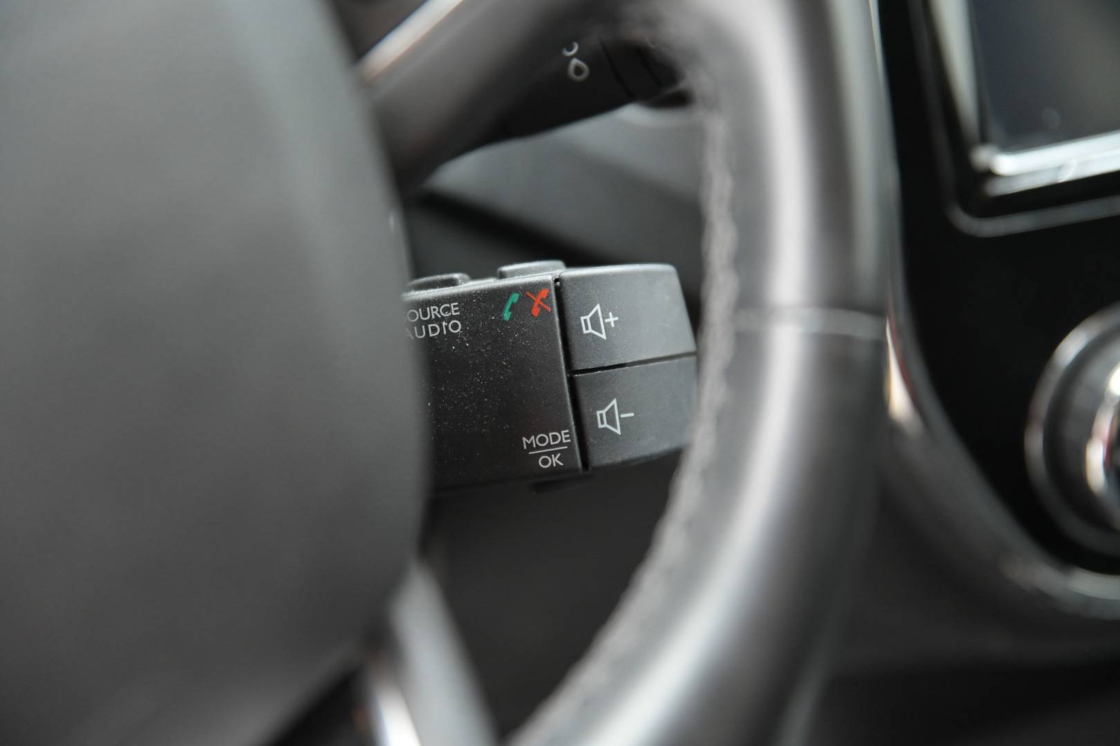 RENAULT Captur - Foto 19