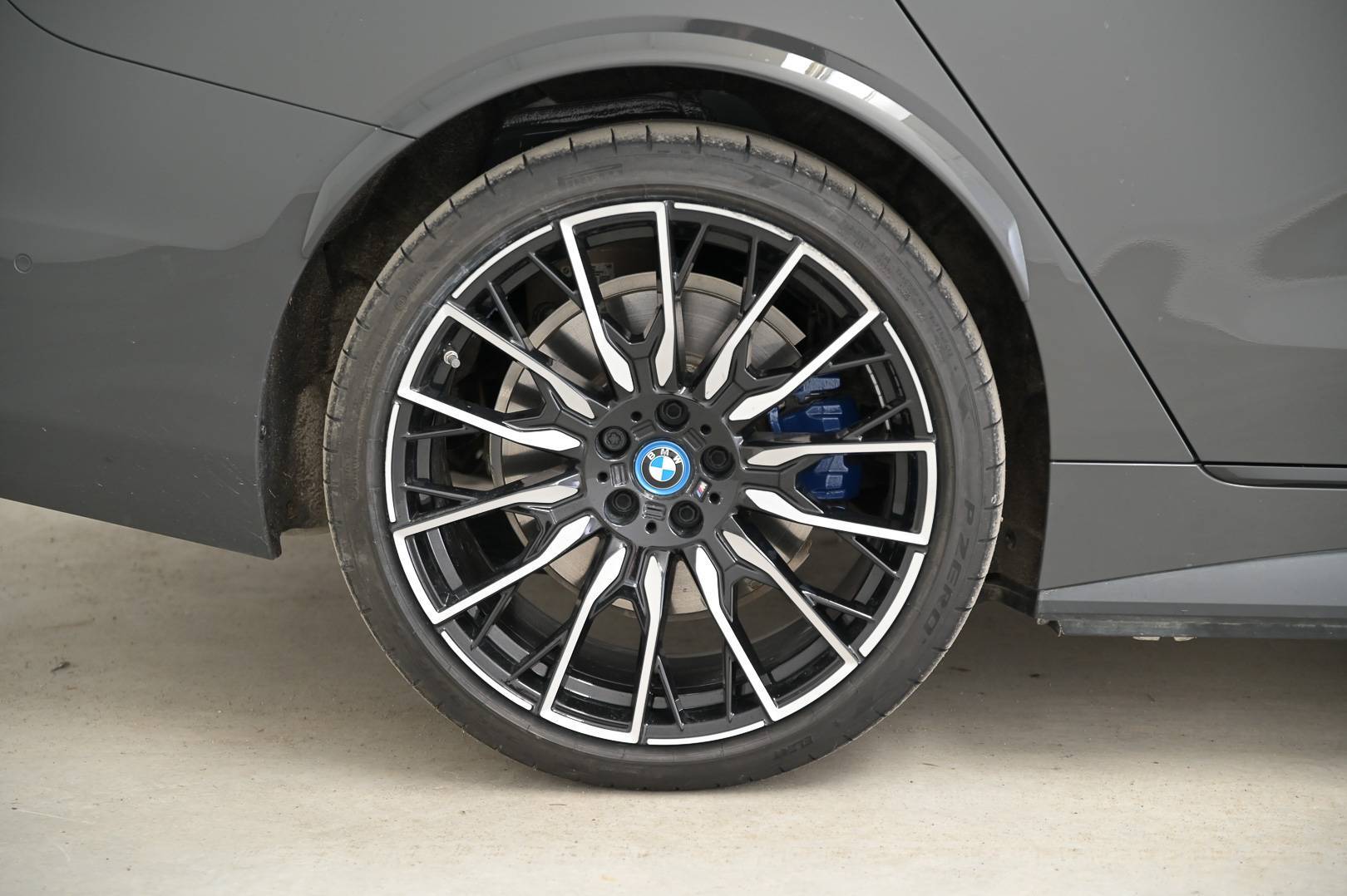 BMW i4 - Foto 10