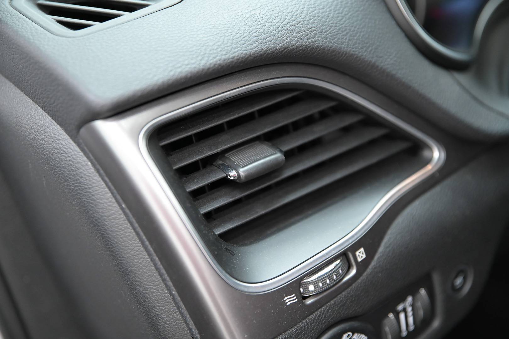 JEEP Cherokee  - Foto 14