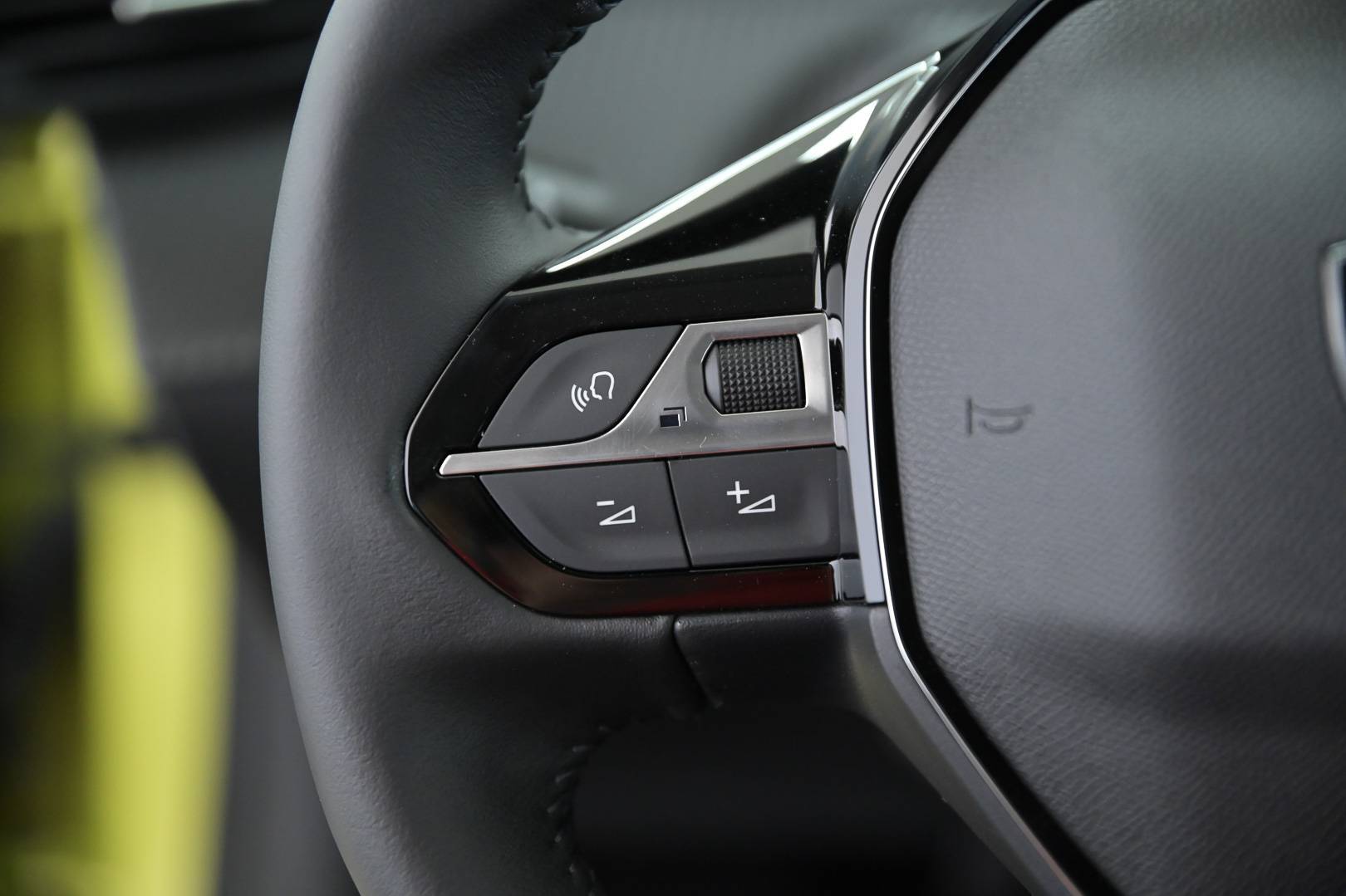 PEUGEOT 208 - Foto 16