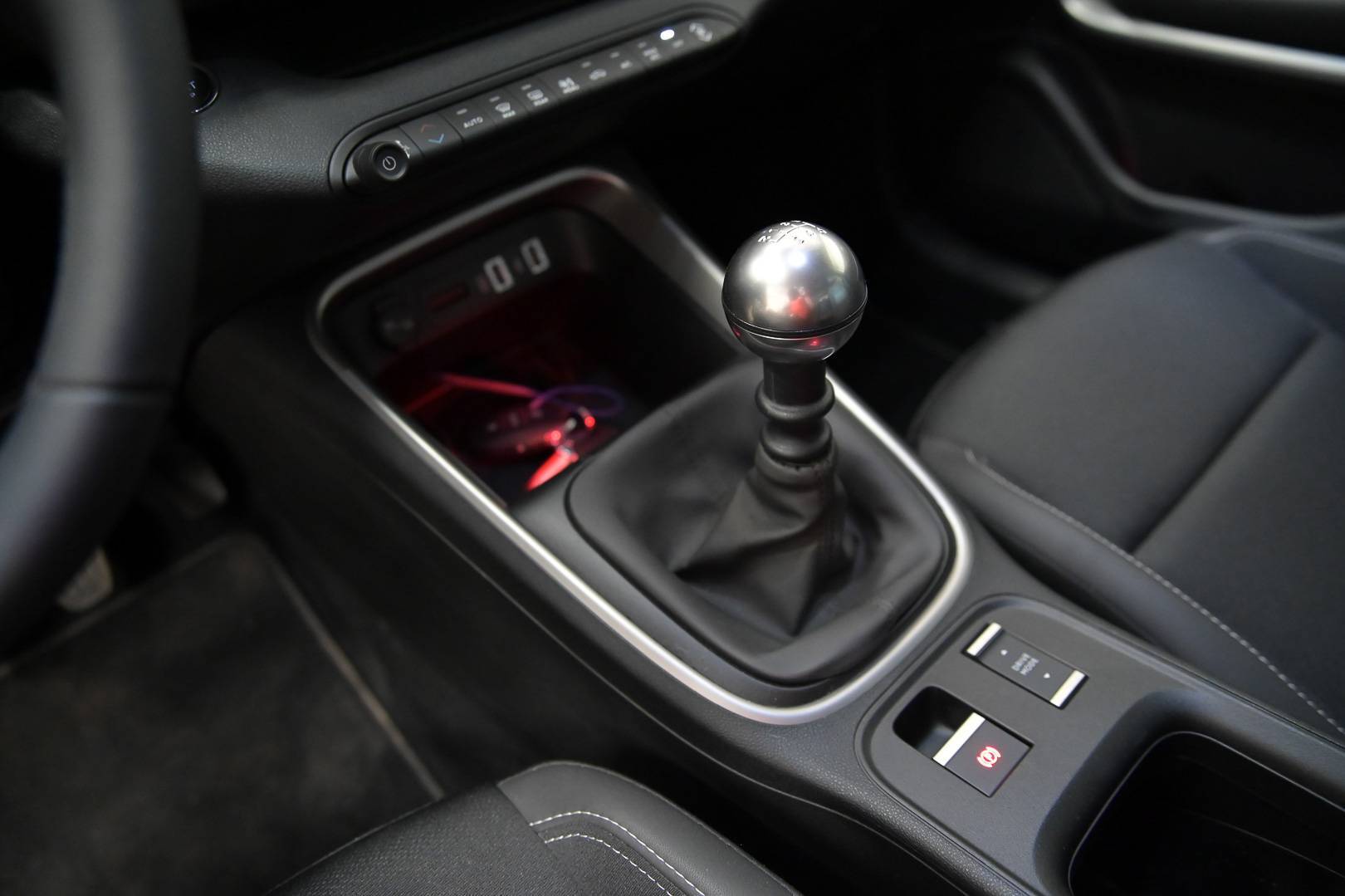 JEEP Avenger - Foto 14