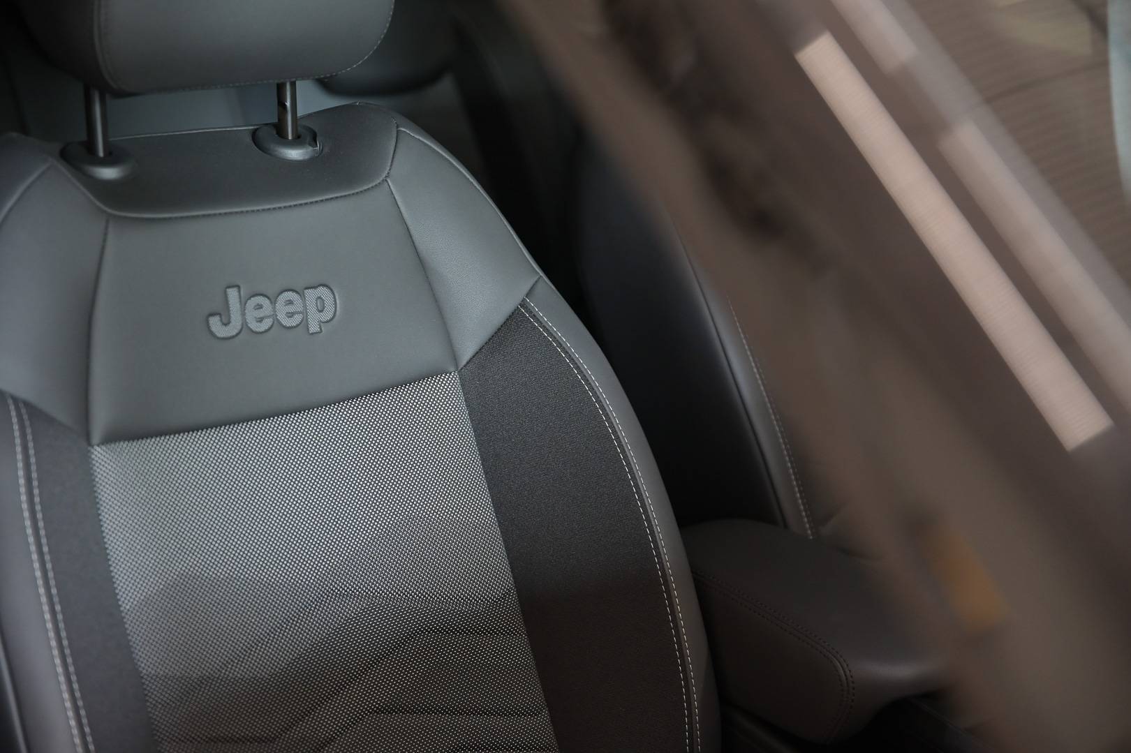 JEEP Avenger - Foto 27