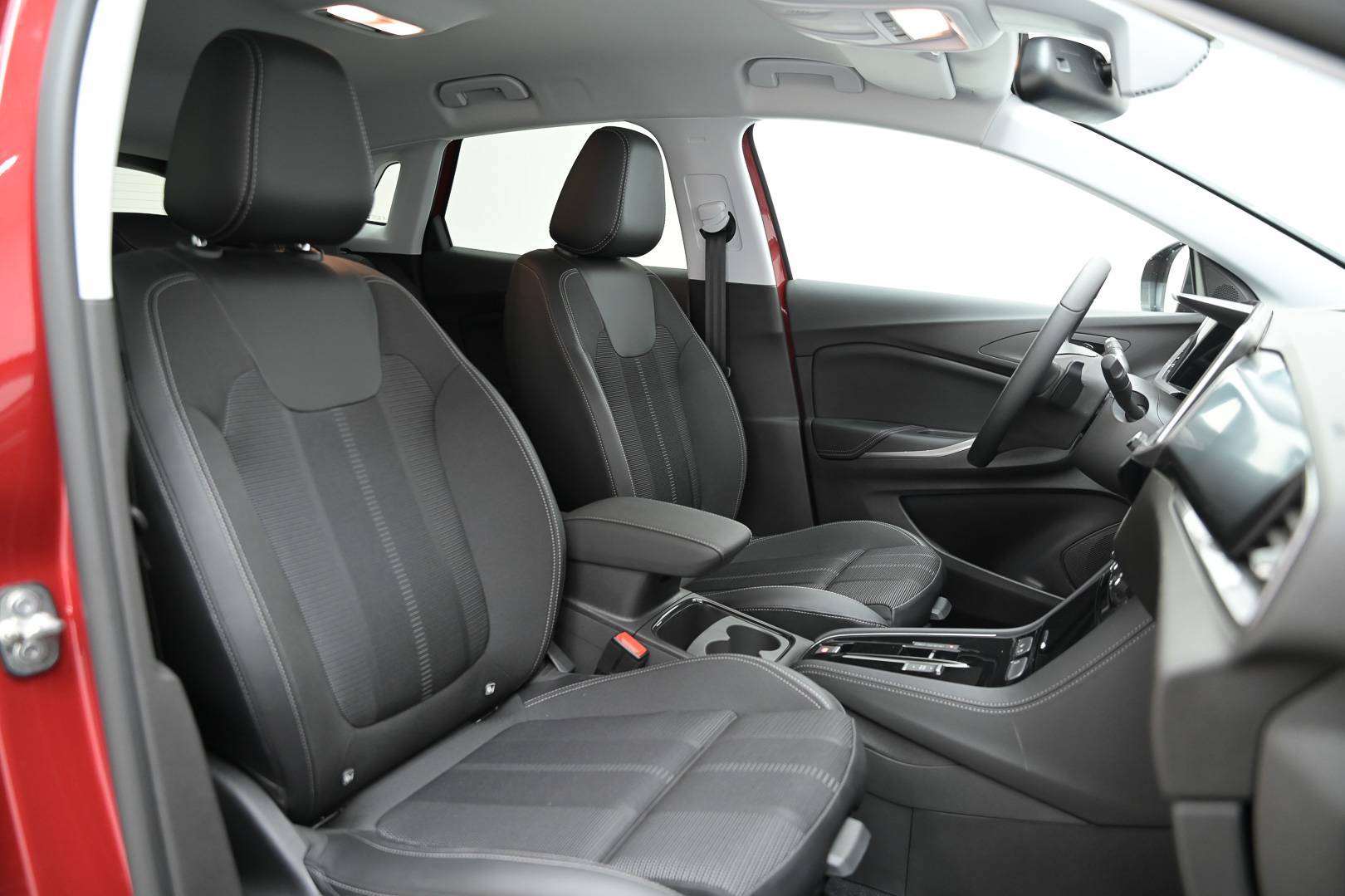 OPEL Grandland - Foto 28