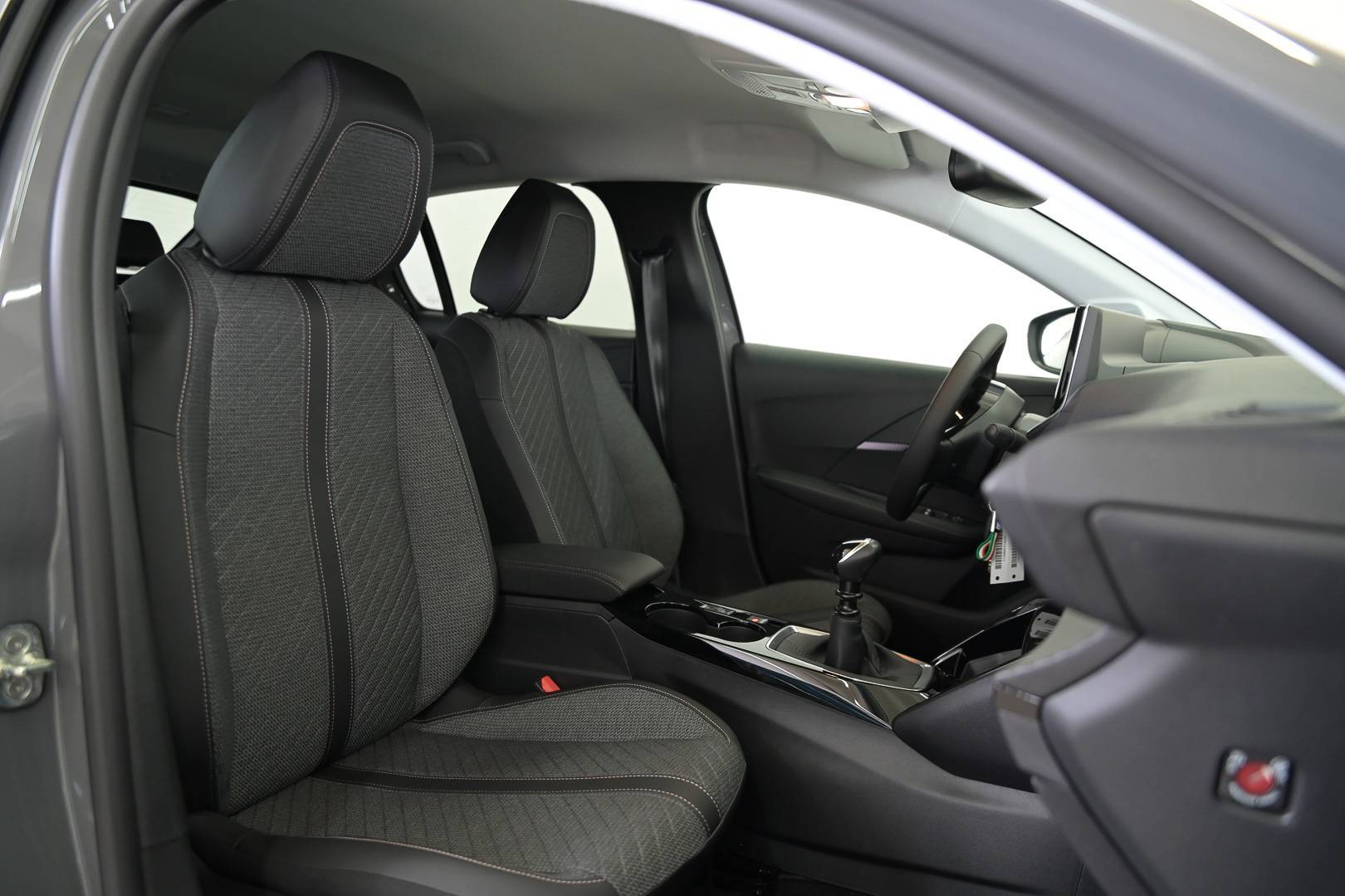 PEUGEOT 208 - Foto 25