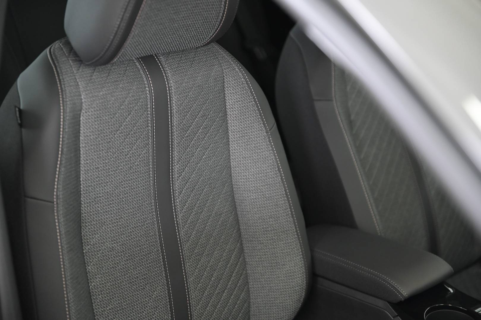 PEUGEOT 208 - Foto 26