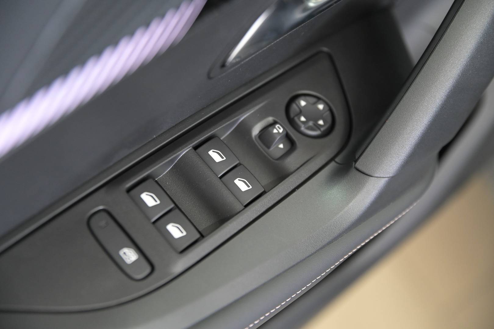 PEUGEOT 2008 - Foto 10