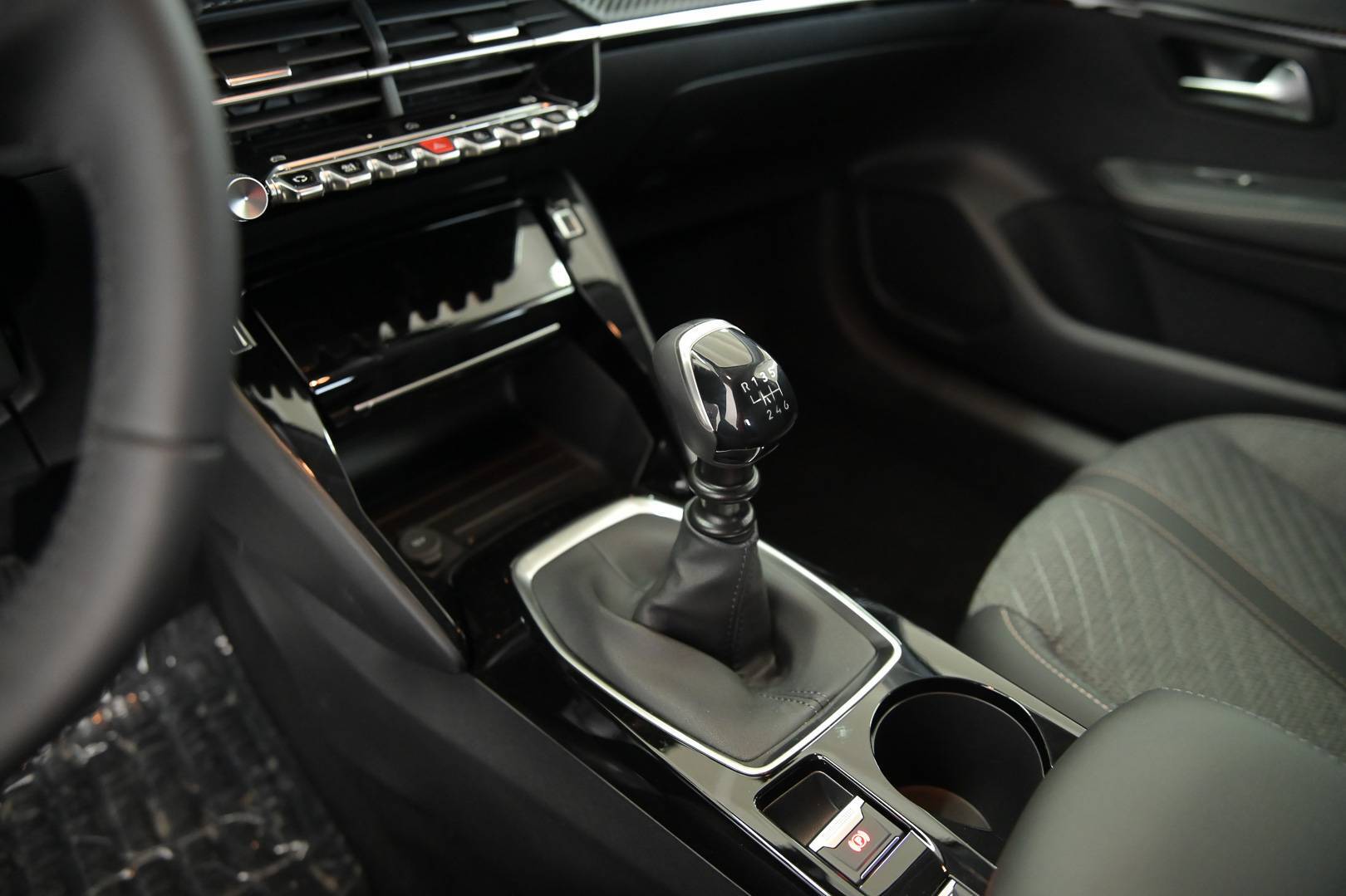 PEUGEOT 208 - Foto 13