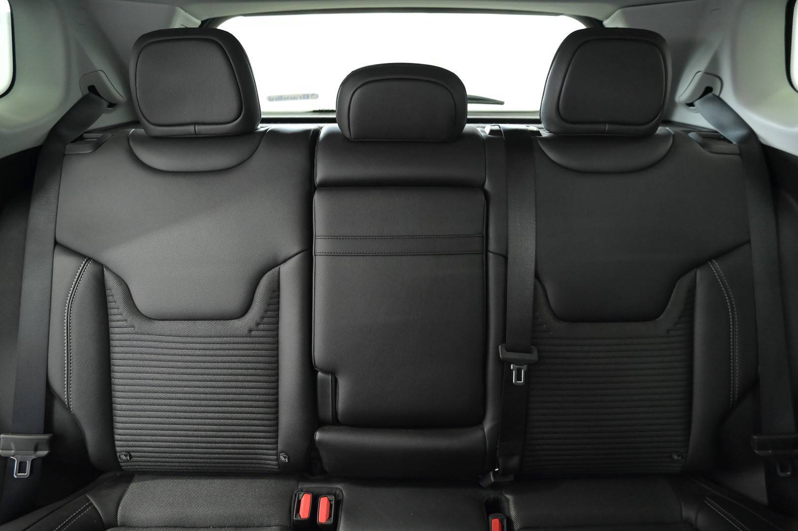 JEEP Compass - Foto 23